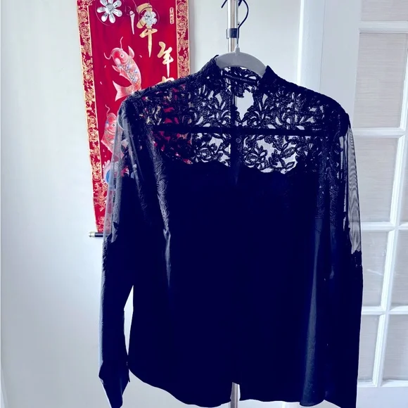 White House Black Market lace blouse - Picture 2 of 6